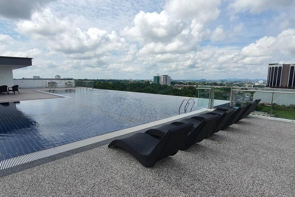 Kozi Square New Sgh Cozy Home Lv7B Kuching Exterior foto