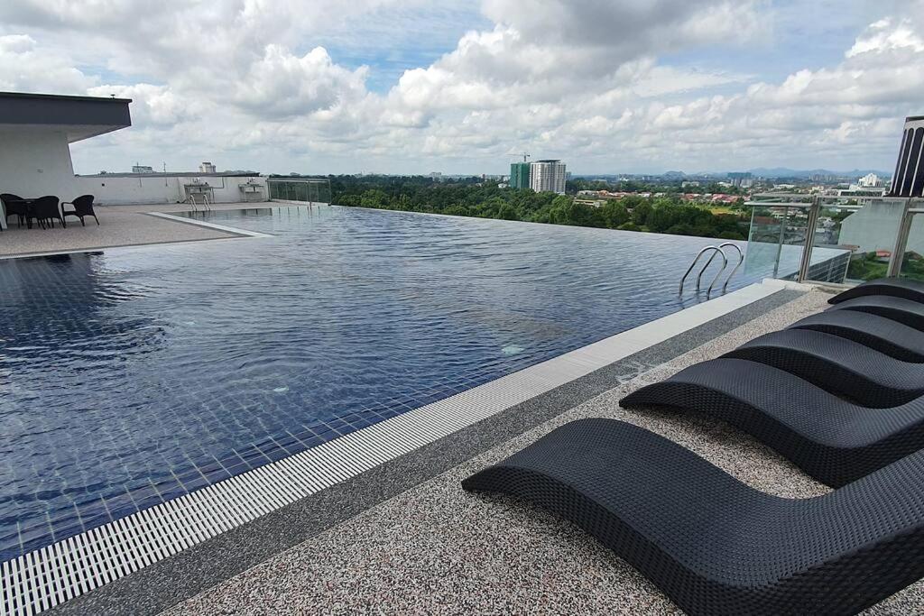 Kozi Square New Sgh Cozy Home Lv7B Kuching Exterior foto